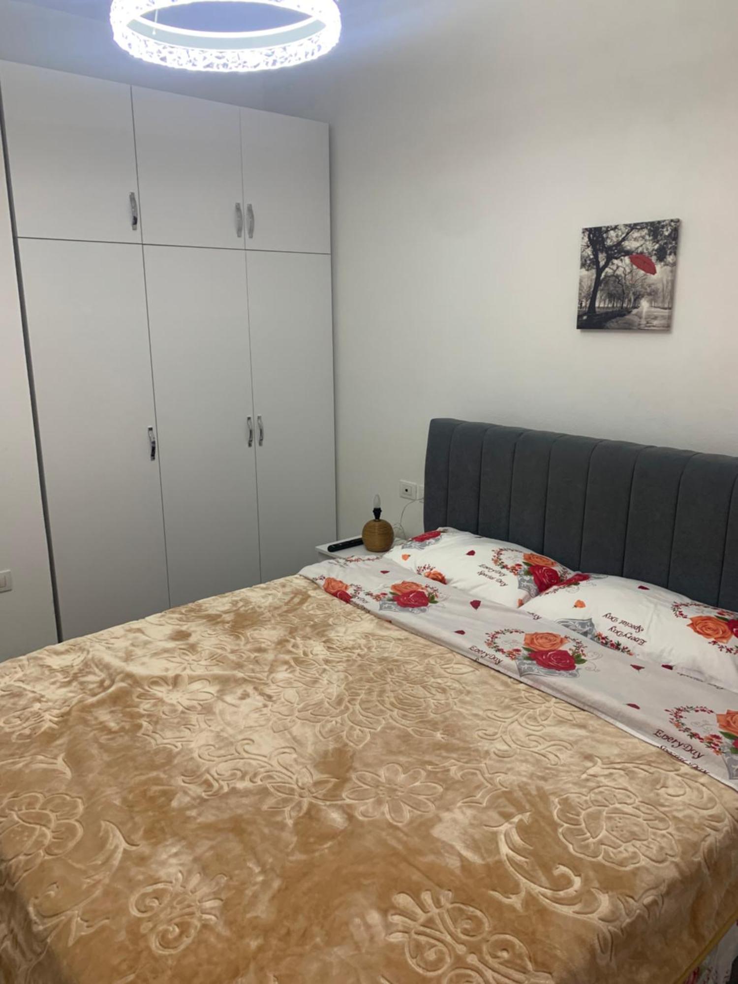 Adriatik Apartaments Sarandë Buitenkant foto